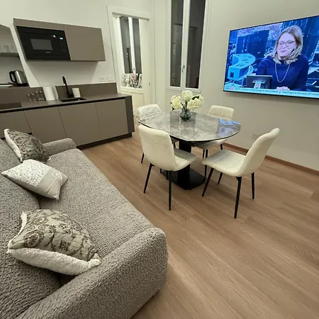 Apartment Welcome Riviera Mazzini 77 Lusso Nel Centro Di Rapallo,wifi, Condizionamento In Ogni Stanza, Attrezzato Con Tutto Quello Che Serve In Casa, Per Un Da Favola, Parcheggio A Pagamento 15euro Al Giorno Da Prenotare In Anticipo