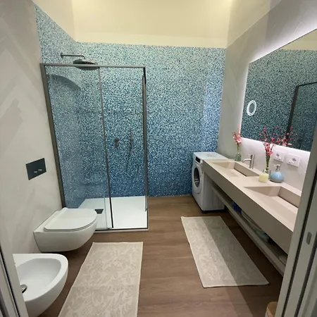 Welcome Riviera Mazzini 77 Lusso Nel Centro Di Rapallo,wifi, Condizionamento In Ogni Stanza, Attrezzato Con Tutto Quello Che Serve In Casa, Per Un Da Favola, Parcheggio A Pagamento 15euro Al Giorno Da Prenotare In Anticipo * Rapallo